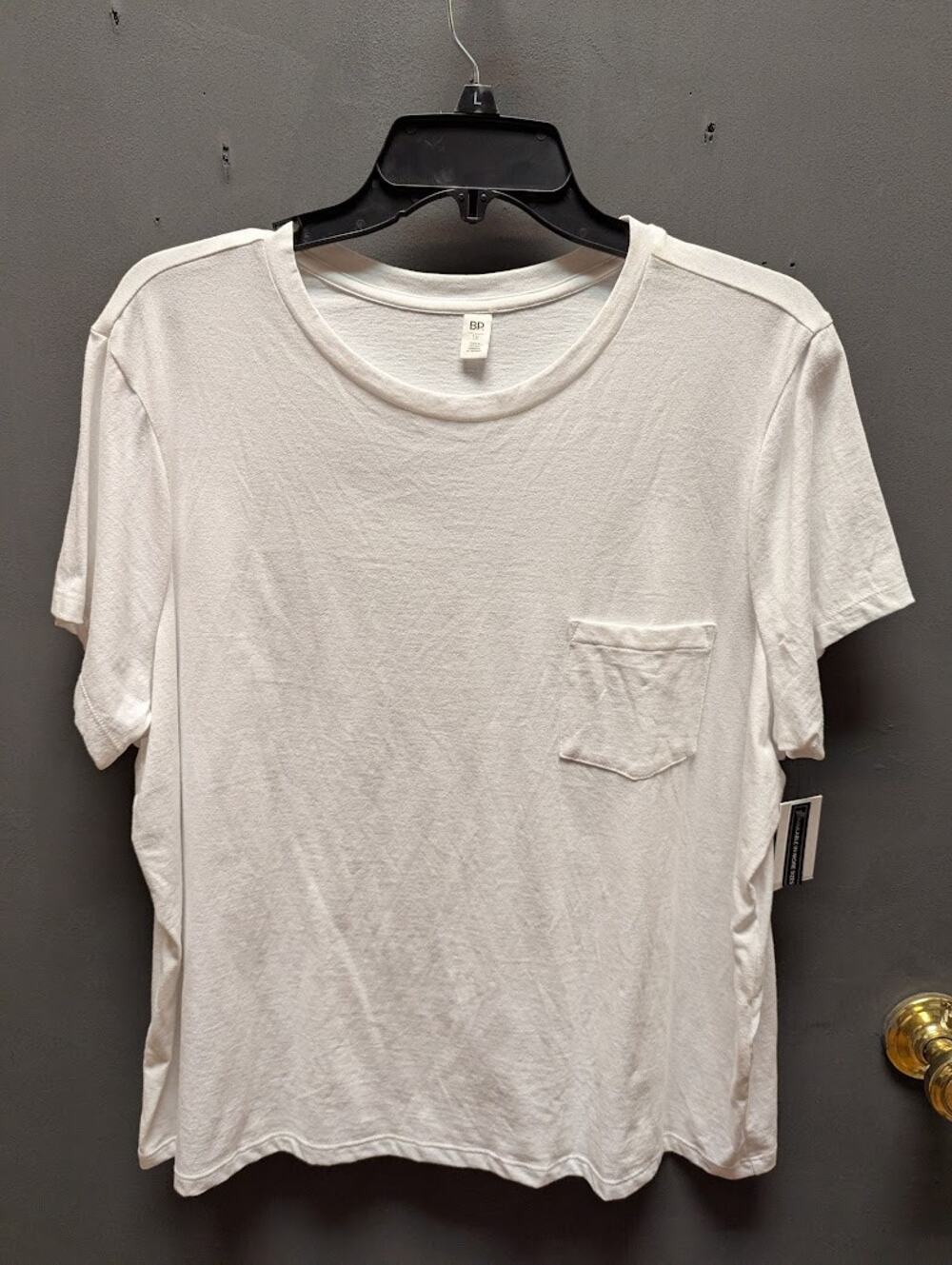 BP. size 1X white simple short sleeve Tee T-shirt Cotton Pocket front